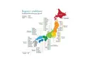 Mapa przedstawia podział administracyjny Japonii, ukazując główne wyspy i prefektury.