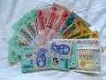 Waluta w Hanoi: stos banknotów 500 000, 50 000, 20 000, 10 000 i 2 000 dongów wietnamskich.