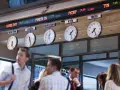 Zarobki stewardessy LOT: Od 4500 do 12000 zł? Pełna analiza