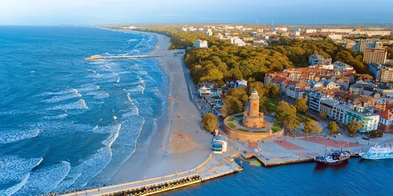 Lotnisko w Kołobrzegu? Sprawdź, jak dolecieć do kurortu!