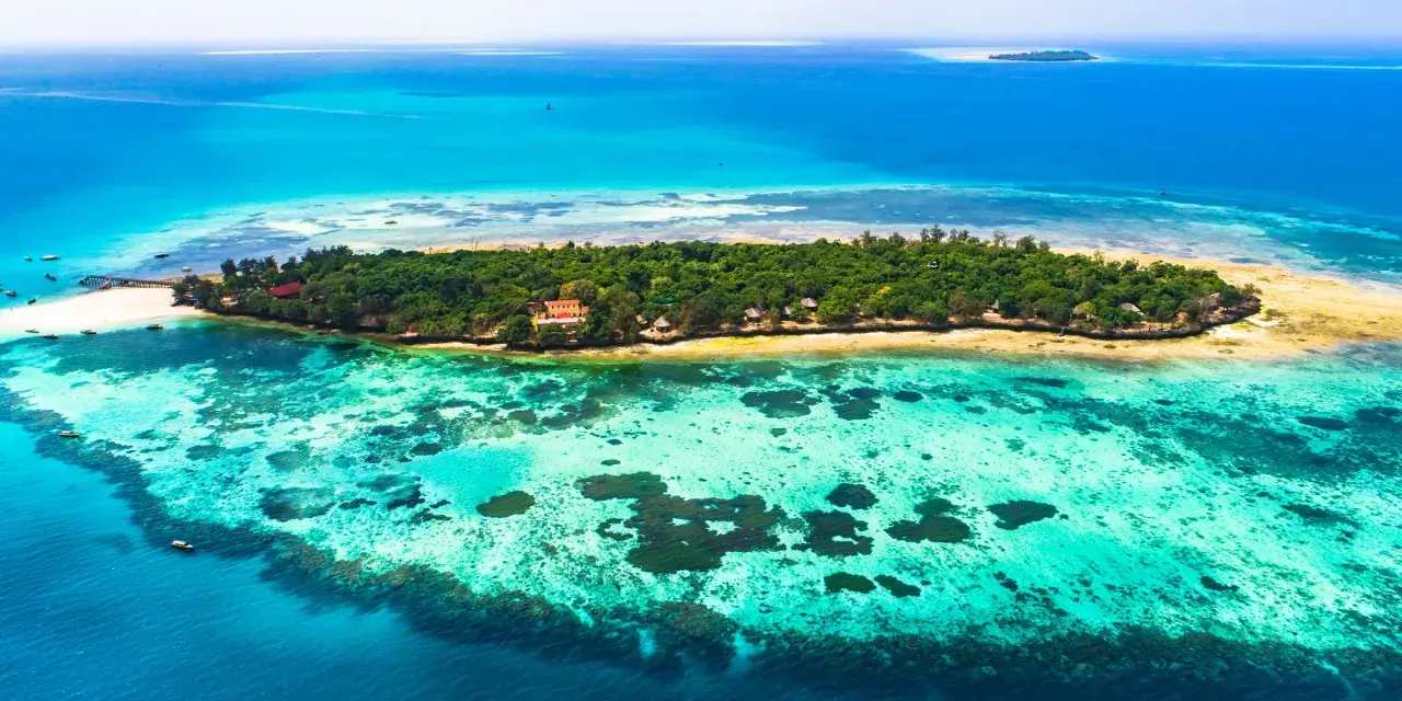 Ile trwa lot z Warszawy na Zanzibar? Bezpośredni czy z przesiadką?