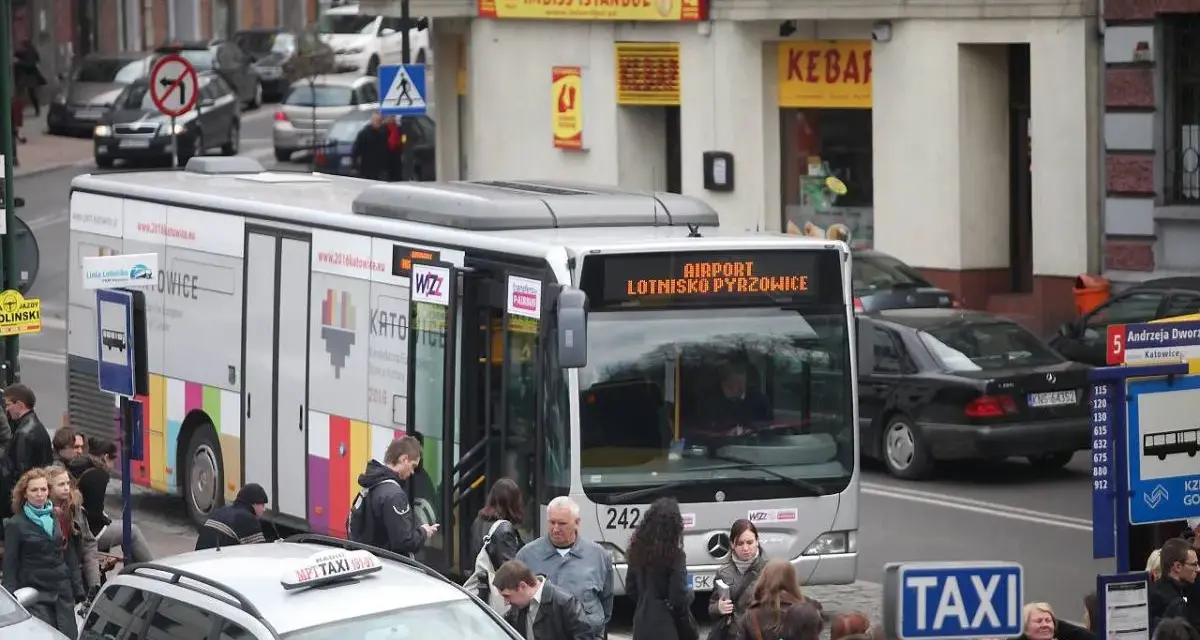 Dojazd na lotnisko Katowice z Warszawy: Szybko, tanio, wygodnie?