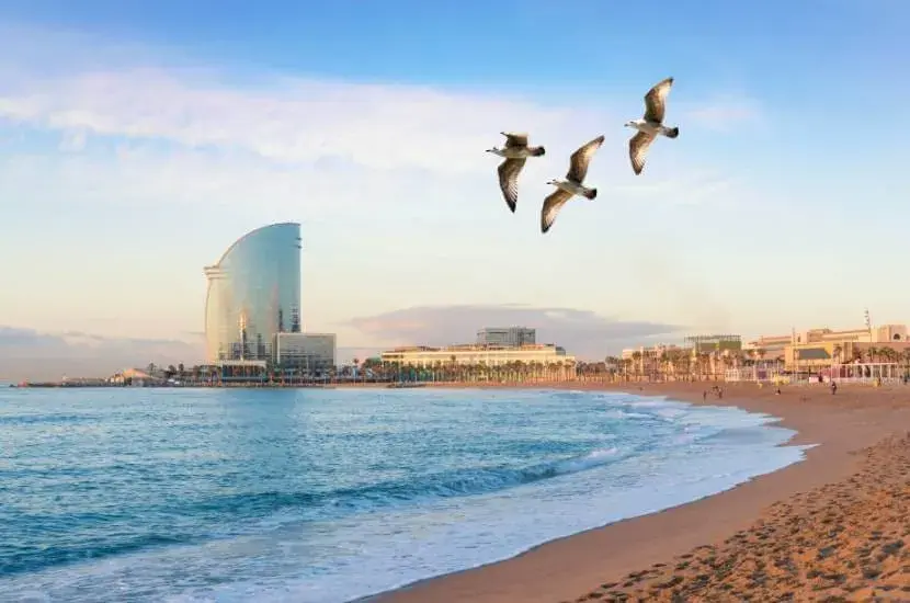 Ile trwa lot Barcelona Warszawa? Całkowity czas podróży i czynniki