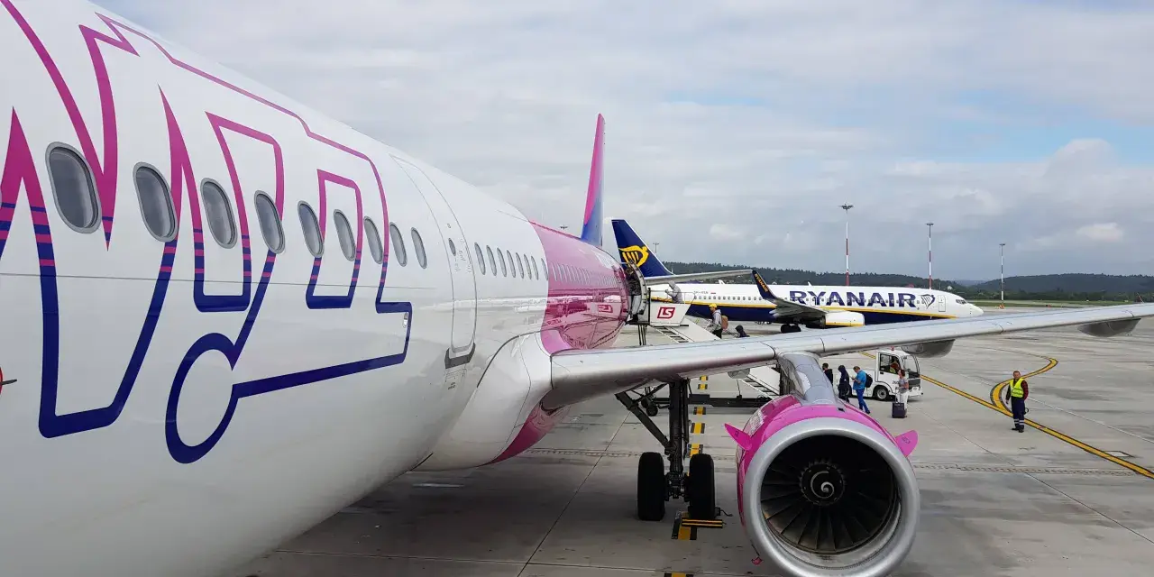 Wizz Air: Kiedy na lotnisko? Nie przegap lotu! Kluczowe terminy.