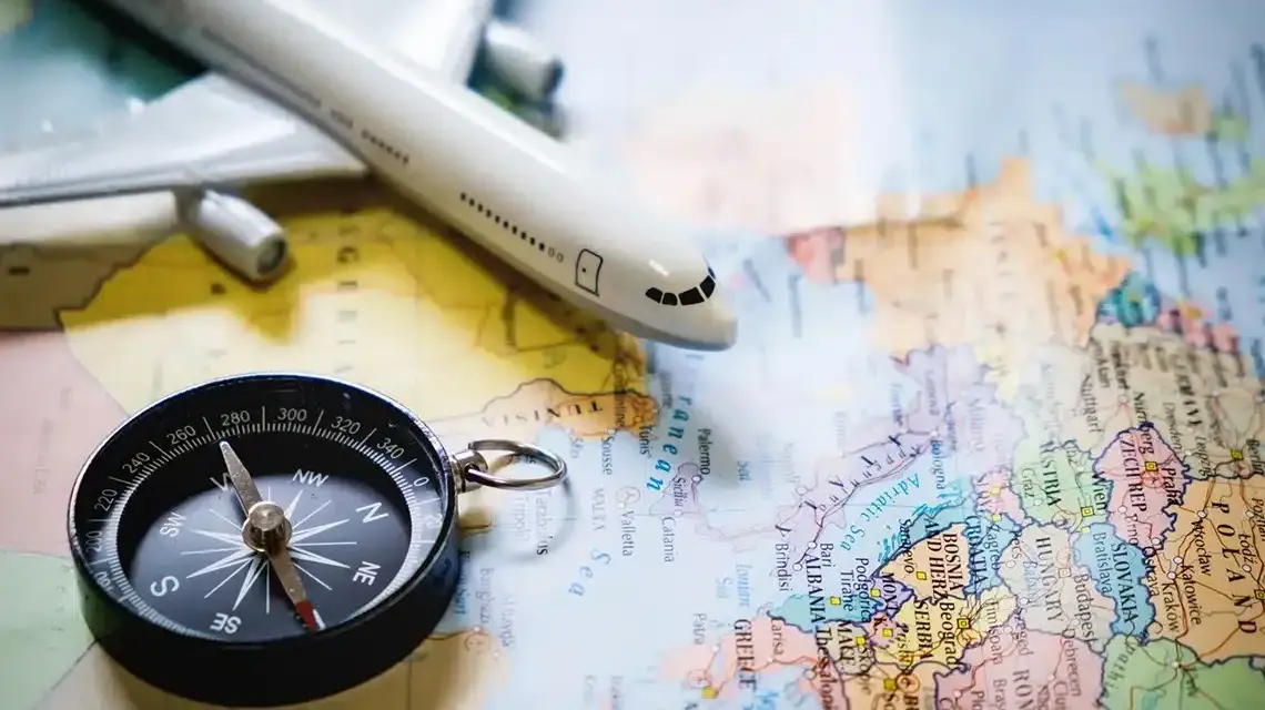 Lot do Egiptu: Ile trwa? Czas podróży z Polski i co go zmienia
