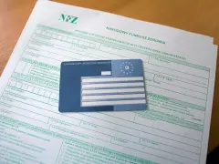 Wniosek o EKUZ. Czasem trzeba poczekać, ale warto mieć ubezpieczenie zdrowotne.