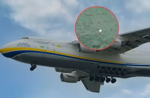 Antonov An-124-100 Ruslan, "Be Brave Like Mykolaiv", leci nad Polską, z zaznaczoną trasą lotu na mapie.