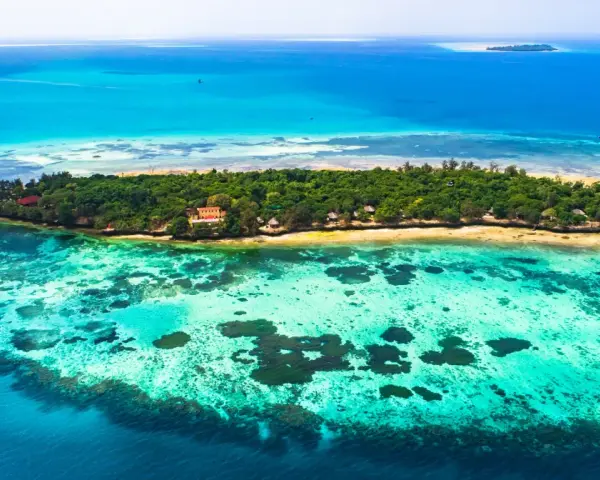 Ile trwa lot z Warszawy na Zanzibar? Bezpośredni czy z przesiadką?
