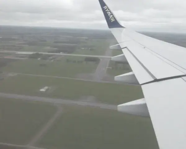 Prędkość samolotu Ryanair: 850 km/h i co jeszcze musisz wiedzieć?