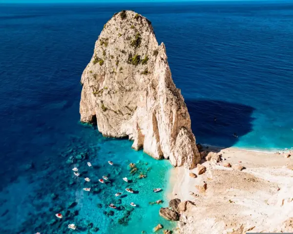 Zakynthos: Ile trwa lot z Twojego miasta? Dokładne czasy!