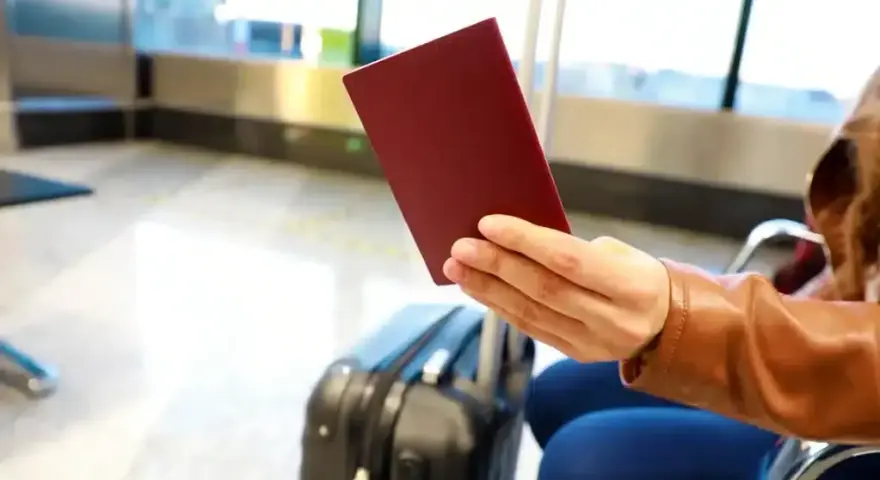 Cypr: Paszport czy dowód? Południe, Północ uniknij problemów!