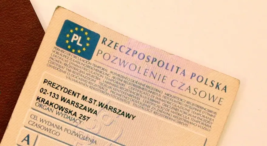 Polskie pozwolenie czasowe, dokument z napisem "Rzeczpospolita Polska Pozwolenie Czasowe", wydany przez Prezydenta m.st. Warszawy.