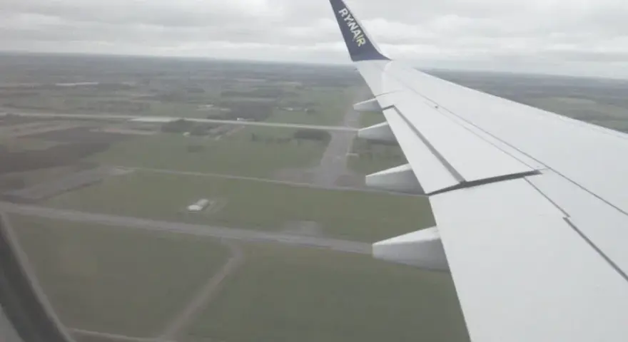 Prędkość samolotu Ryanair: 850 km/h i co jeszcze musisz wiedzieć?