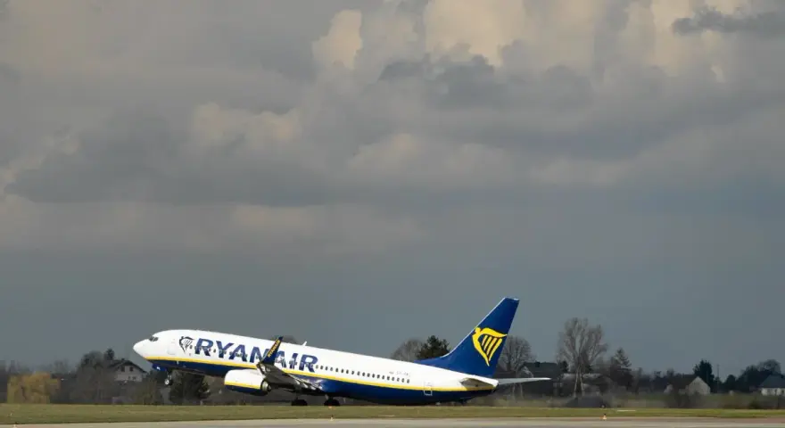 Ryanair: jak sprawdzić lądowanie? Szybko i bez stresu!