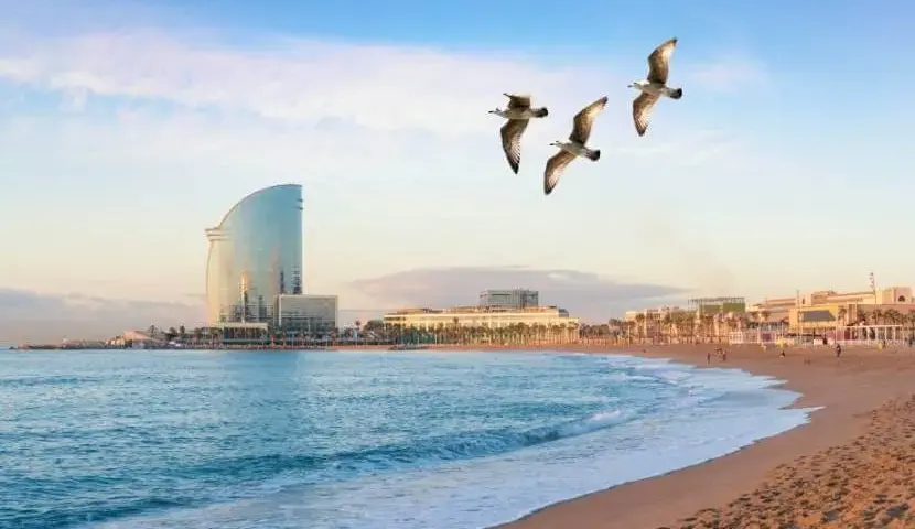 Ile trwa lot Barcelona Warszawa? Całkowity czas podróży i czynniki