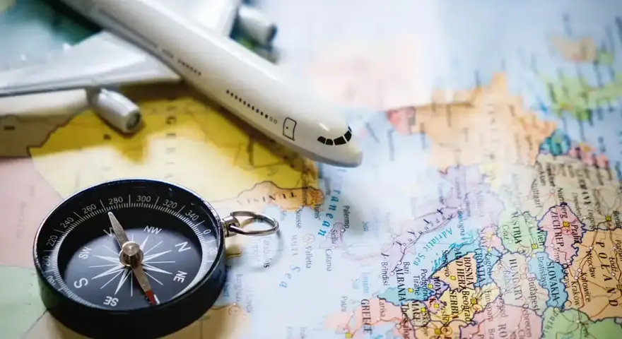 Lot do Egiptu: Ile trwa? Czas podróży z Polski i co go zmienia