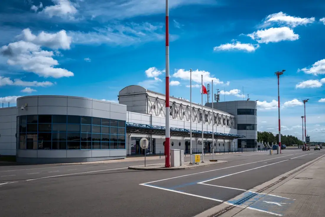 Lotnisko Szczecin Goleniów terminal pasażerski