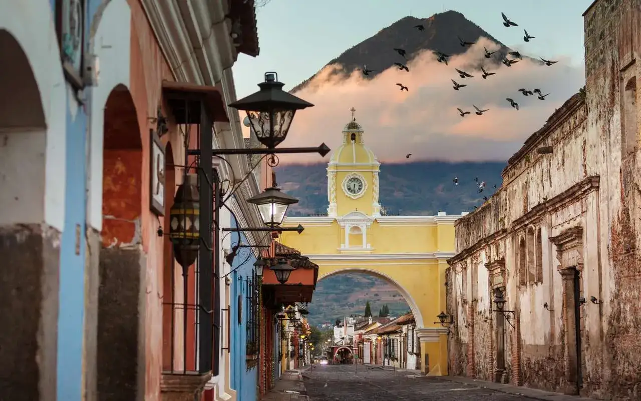 Antigua Gwatemala ulica kolonialna